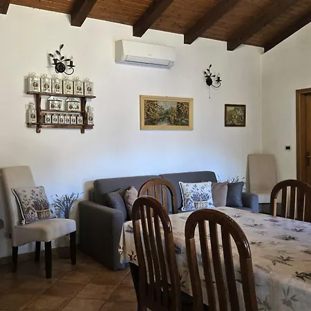 San Pruti House * Ровинь